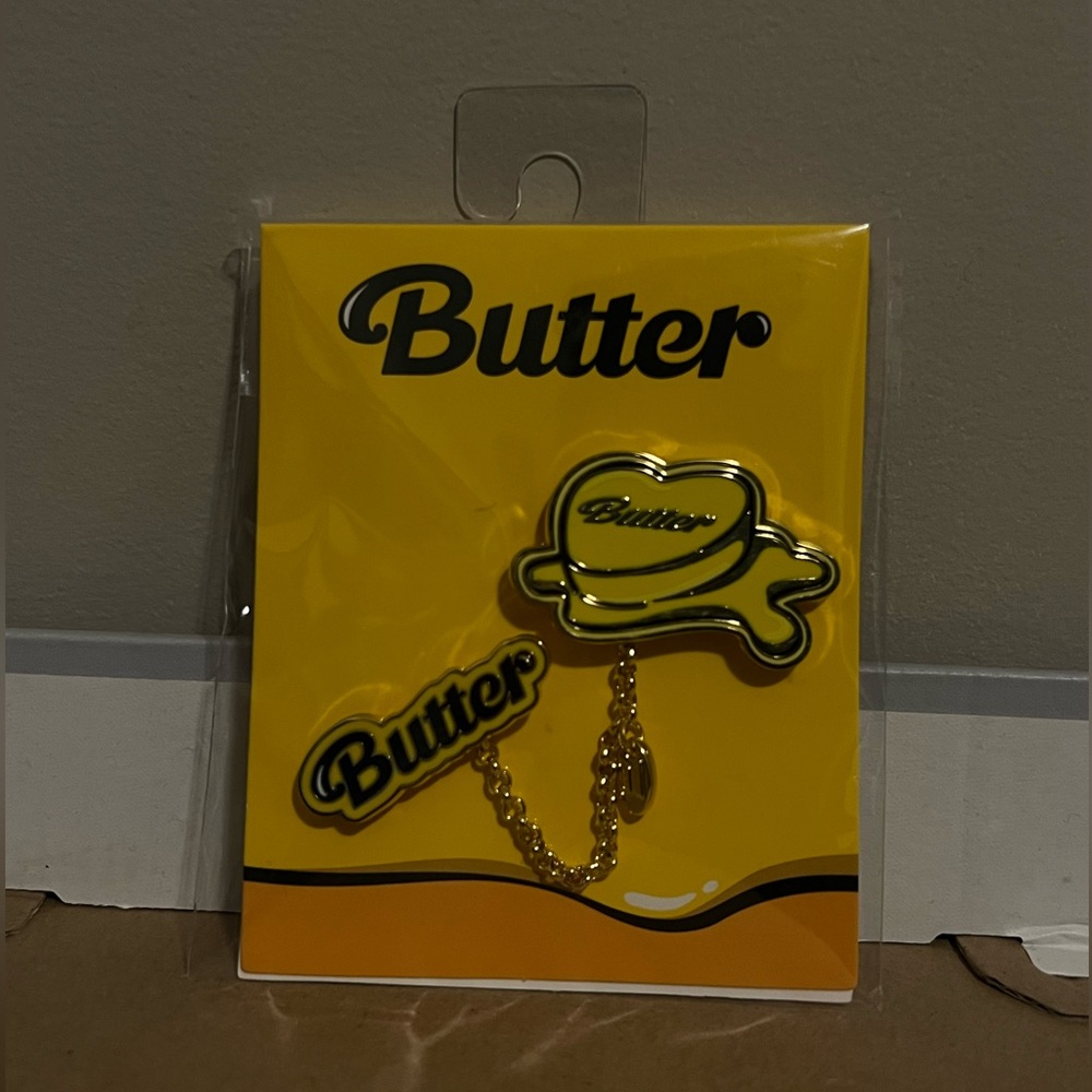 BTS - Butter Badge Set - limited edition